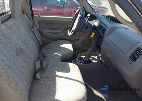 2002 Toyota Tacoma Prerunner из США, поврежденный, VIN 5TENM92N62Z118841